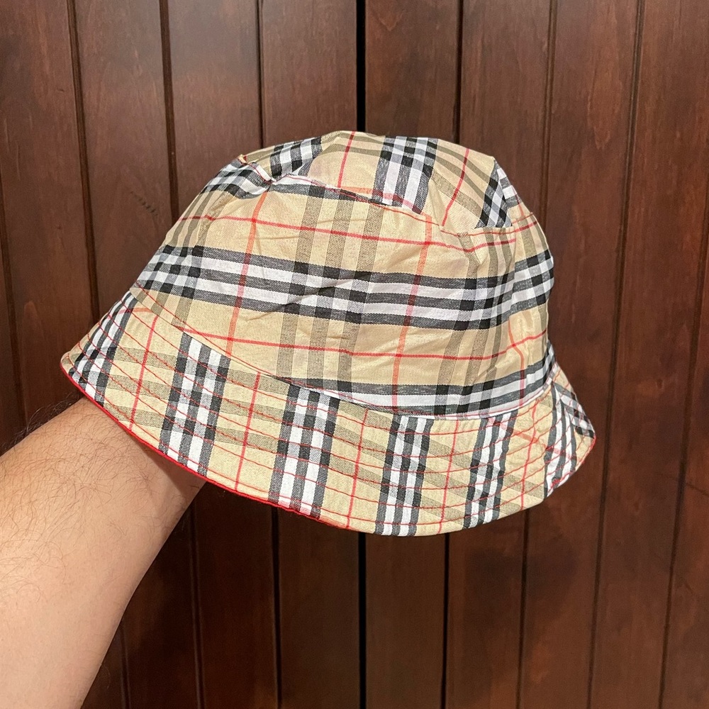 Bucket hat